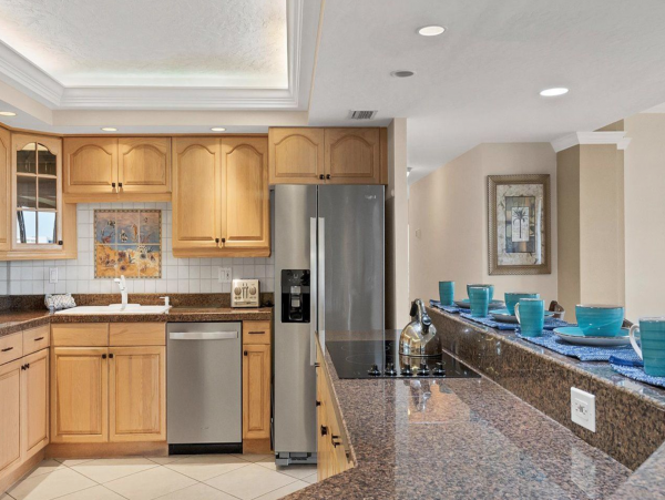 Sixth floor Condo with views of Northern Siesta Key and the Gulf
